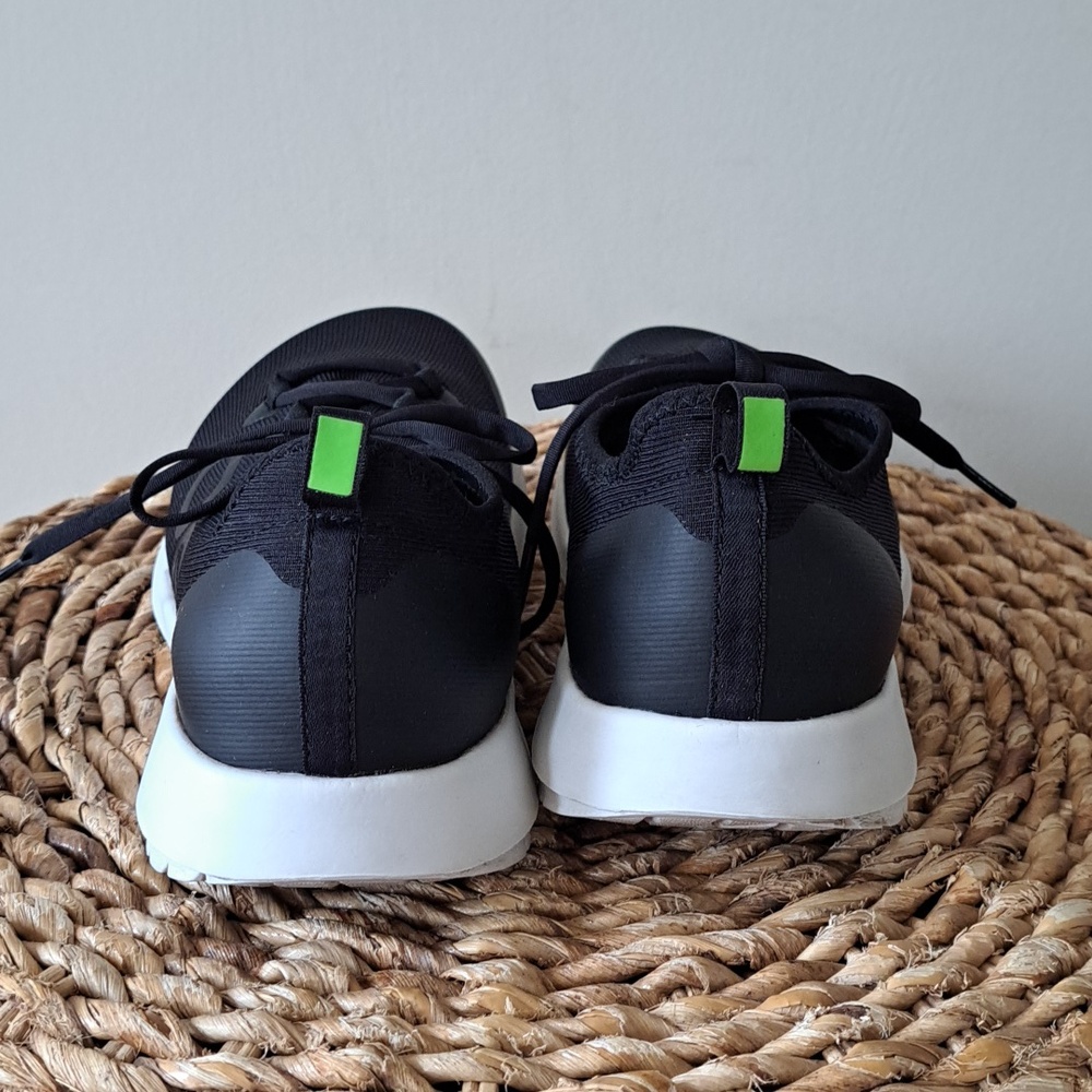 OOFOS Womens OOmg Lightweight Training/Recovery Black Knit Sneakers 9 - Picture 5 of 9